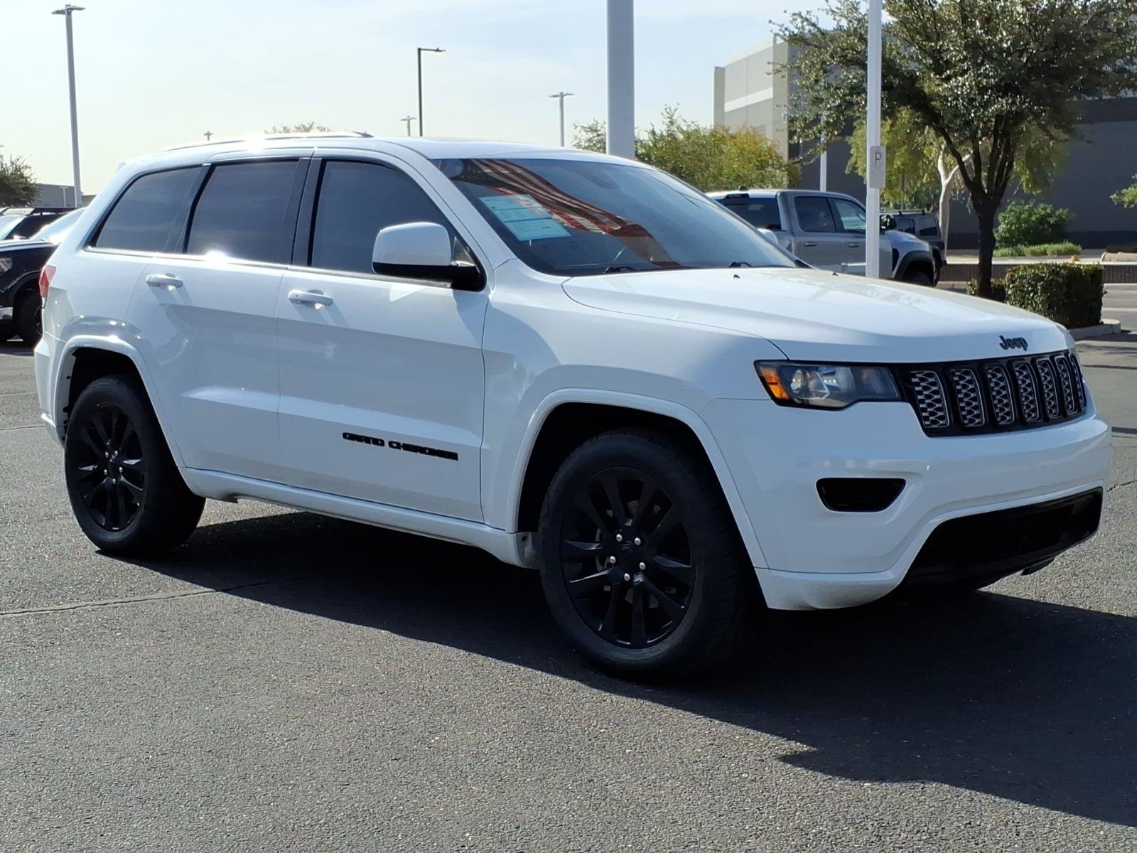 Used 2018 Jeep Grand Cherokee Altitude RWD image 7