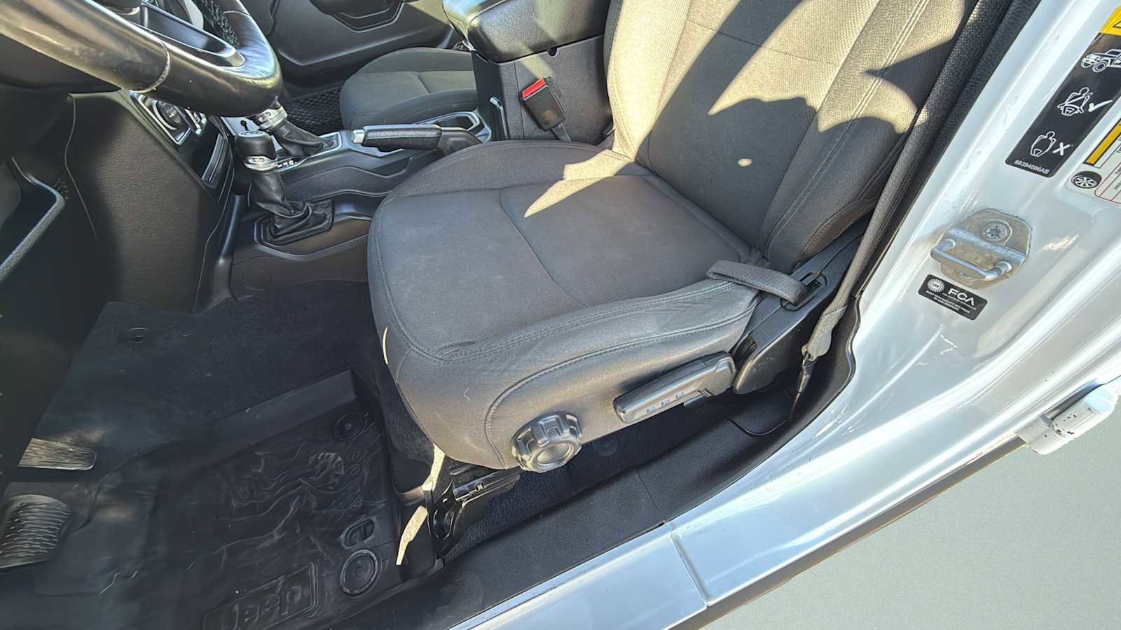 Used 2021 Jeep Gladiator Sport image 15