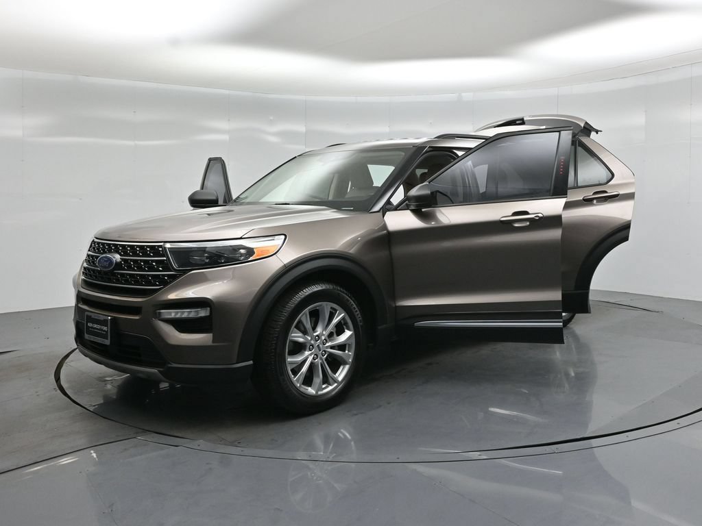Certified 2021 Ford Explorer XLT w/ Equipment Group 202A RWD image 31