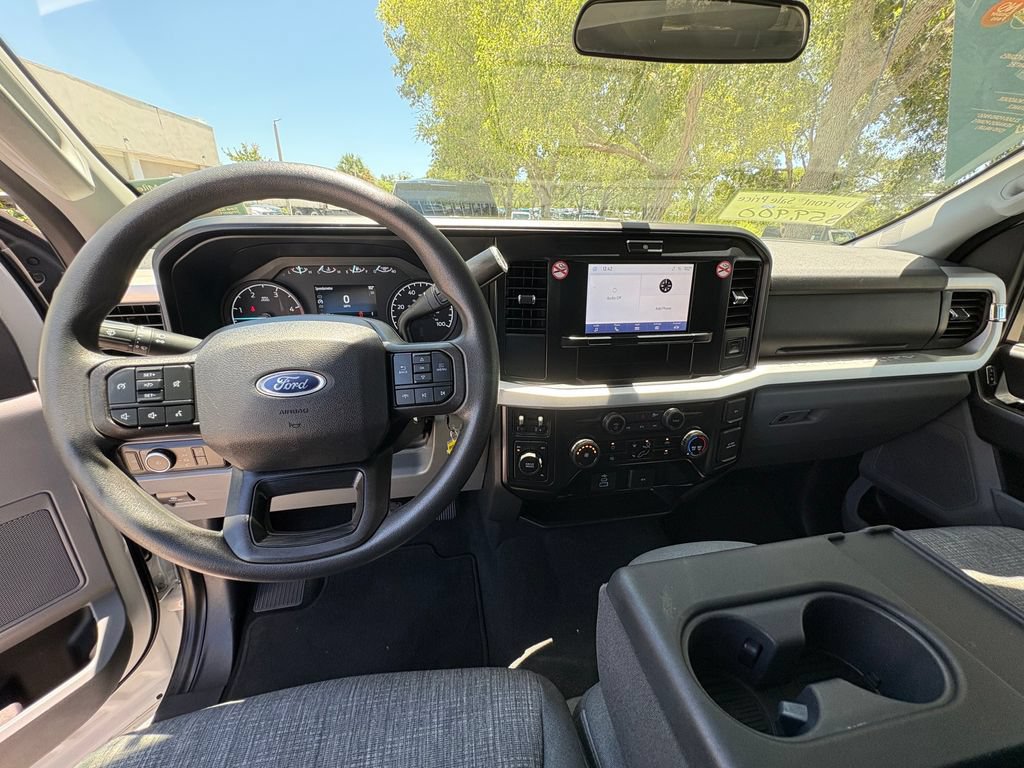 Certified 2025 Ford F250 XLT AWD/4WD image 5