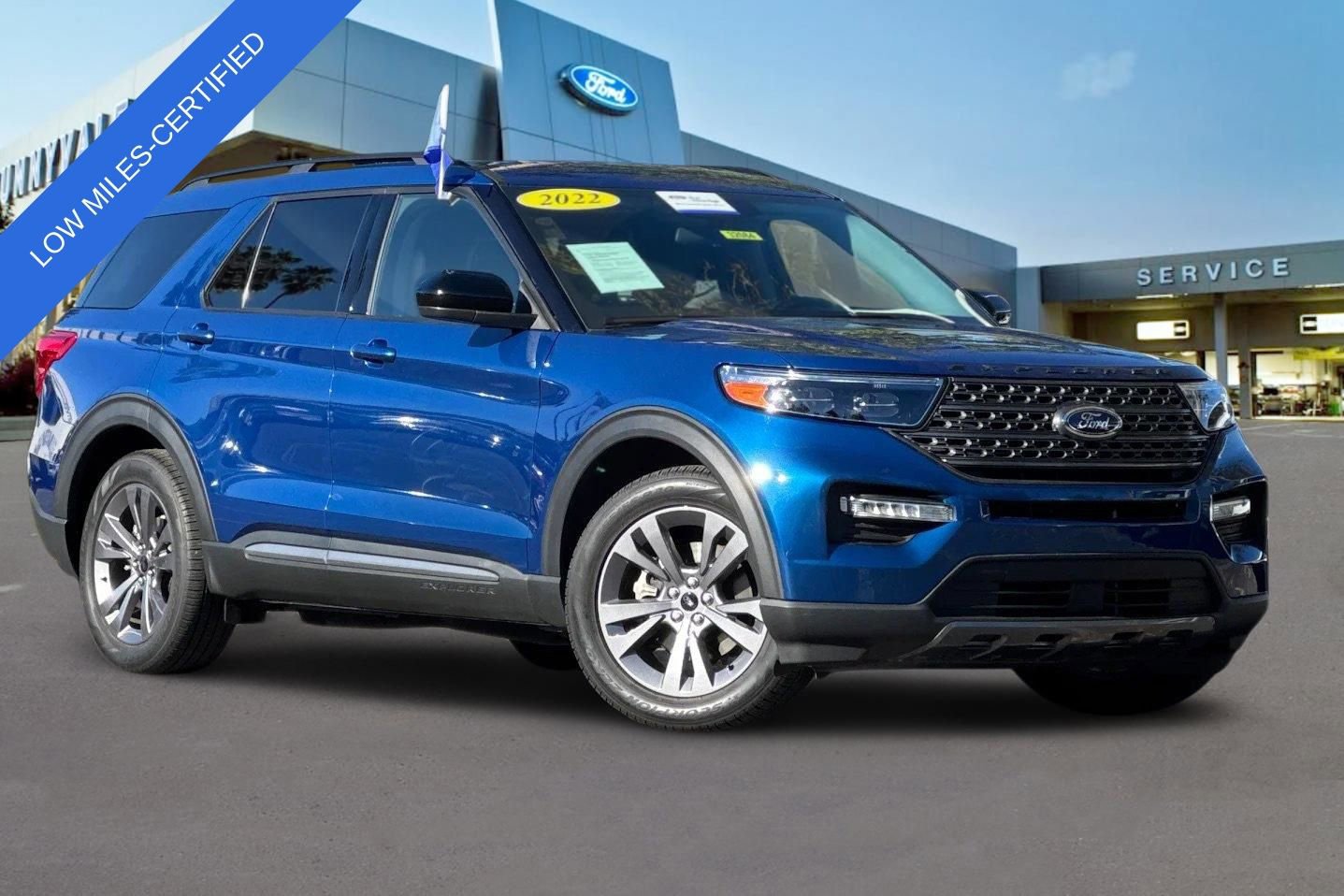 Certified 2022 Ford Explorer XLT w/ Equipment Group 202A RWD image 2