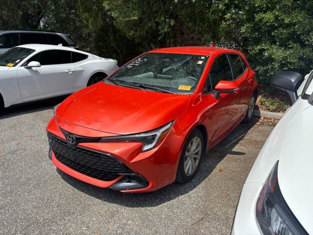 Used 2023 Toyota Corolla SE w/ SE Premium Package FWD image 6