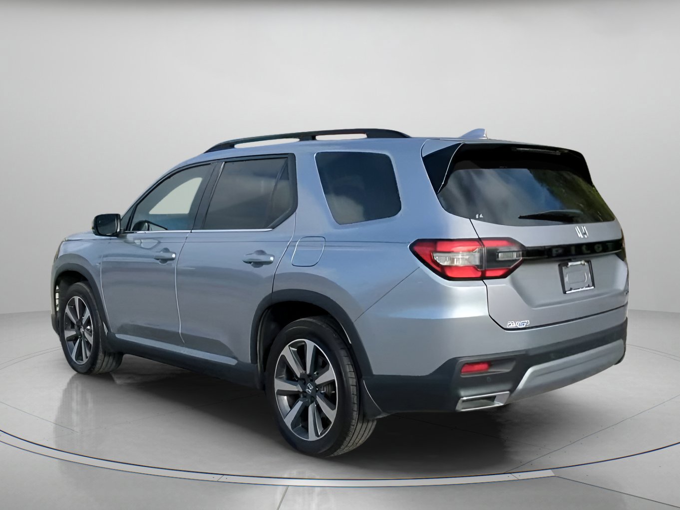 Used 2024 Honda Pilot Touring image 13