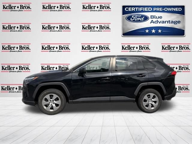 Used 2023 Toyota RAV4 LE AWD/4WD image 4