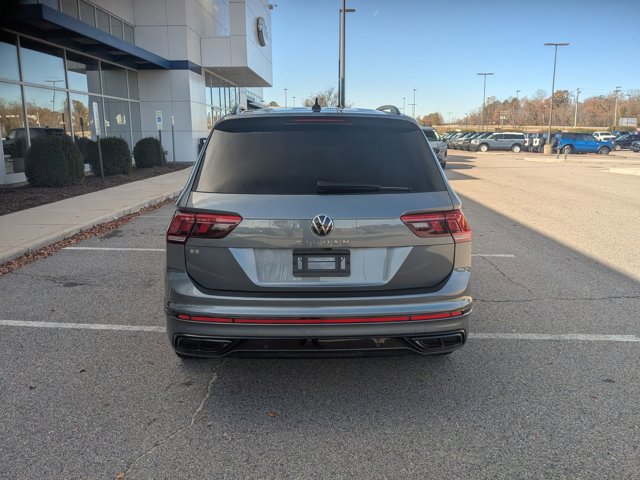 Used 2024 Volkswagen Tiguan SE R-Line image 4