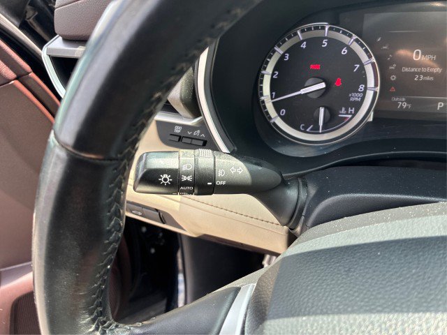 Used 2022 Toyota Highlander XLE AWD/4WD image 17