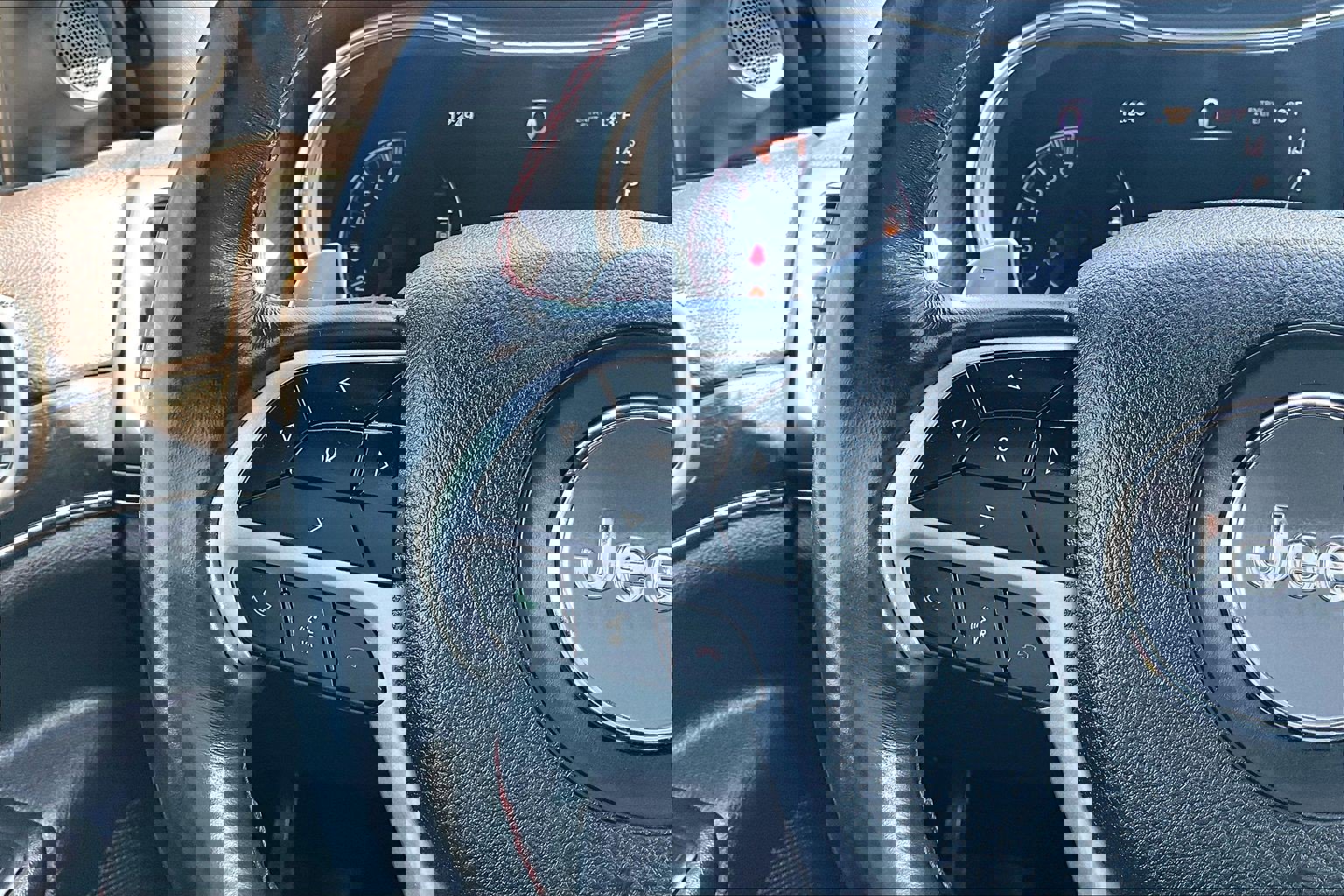 Used 2018 Jeep Grand Cherokee Trailhawk w/ Trailhawk Luxury Group image 18