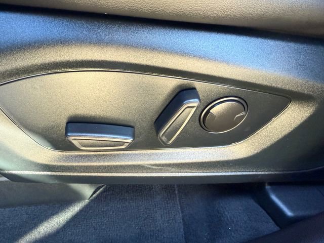 Certified 2022 Ford Explorer XLT w/ Equipment Group 202A image 27