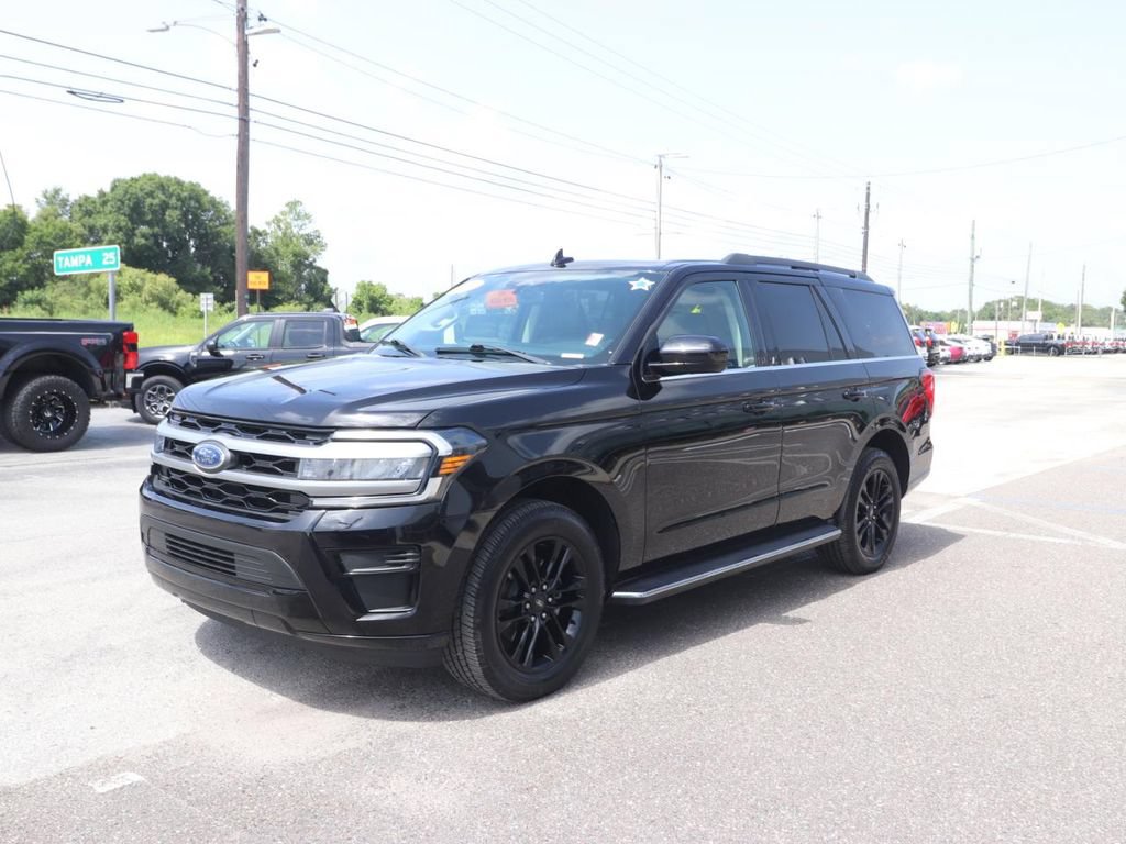 Certified 2022 Ford Expedition XLT RWD image 5