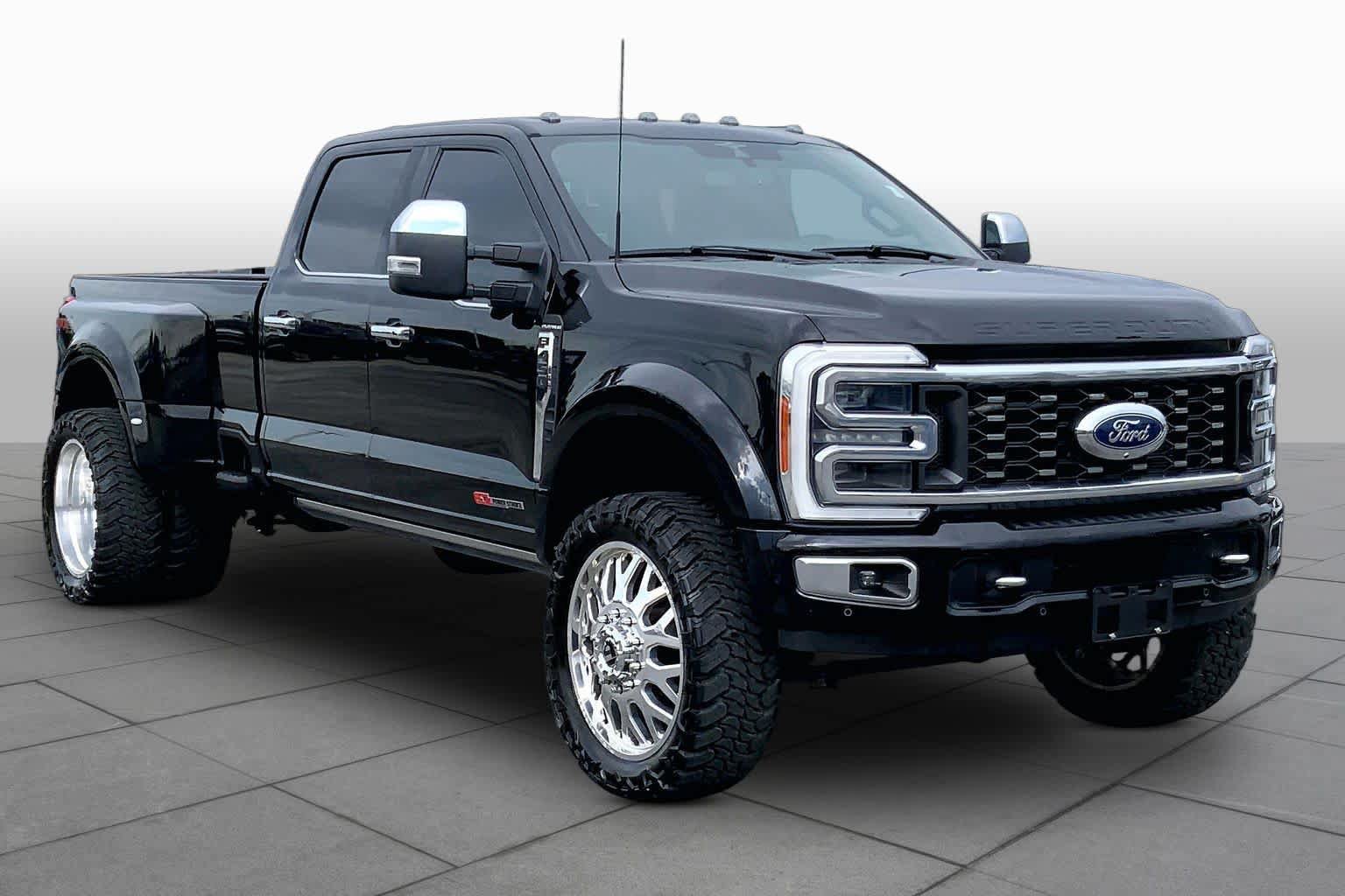 Certified 2023 Ford F450 Platinum w/ FX4 Off-Road Package AWD/4WD image 3