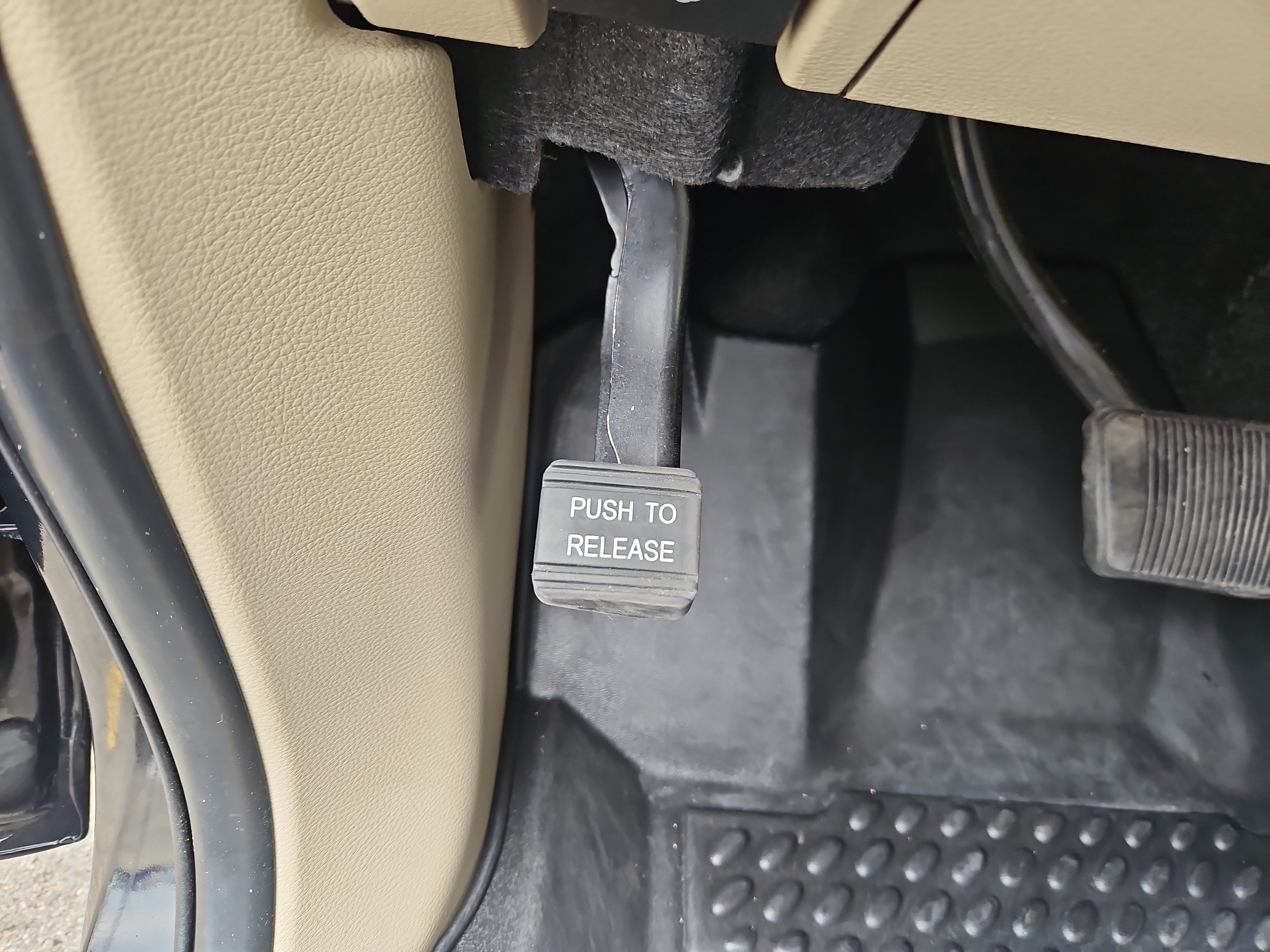Used 2022 Jeep Grand Cherokee Laredo E AWD/4WD image 25
