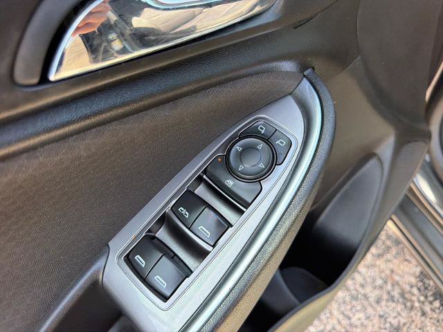 Used 2018 Chevrolet Malibu LT FWD image 15