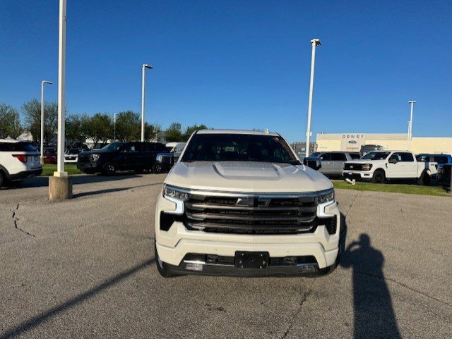 Used 2022 Chevrolet Silverado 1500 High Country w/ High Country Premium Package AWD/4WD image 8
