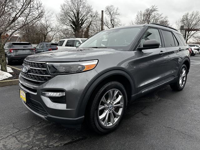 Certified 2022 Ford Explorer XLT w/ Equipment Group 202A image 9