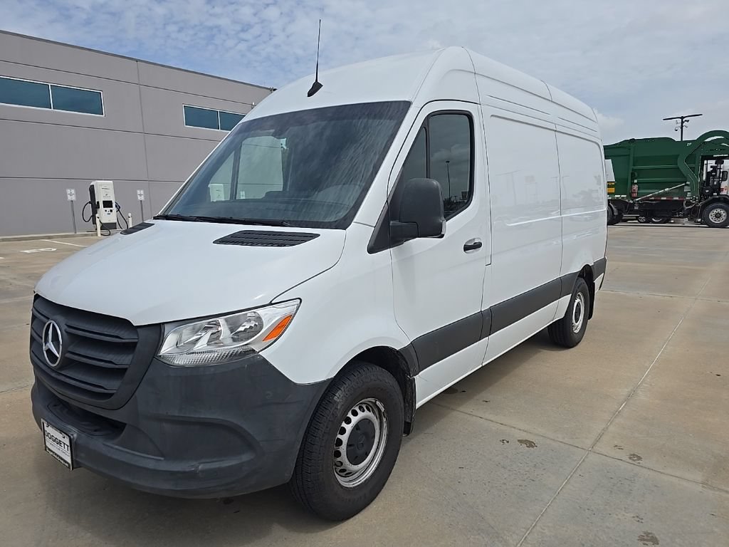 Used 2024 Mercedes-Benz Sprinter 2500 image 32