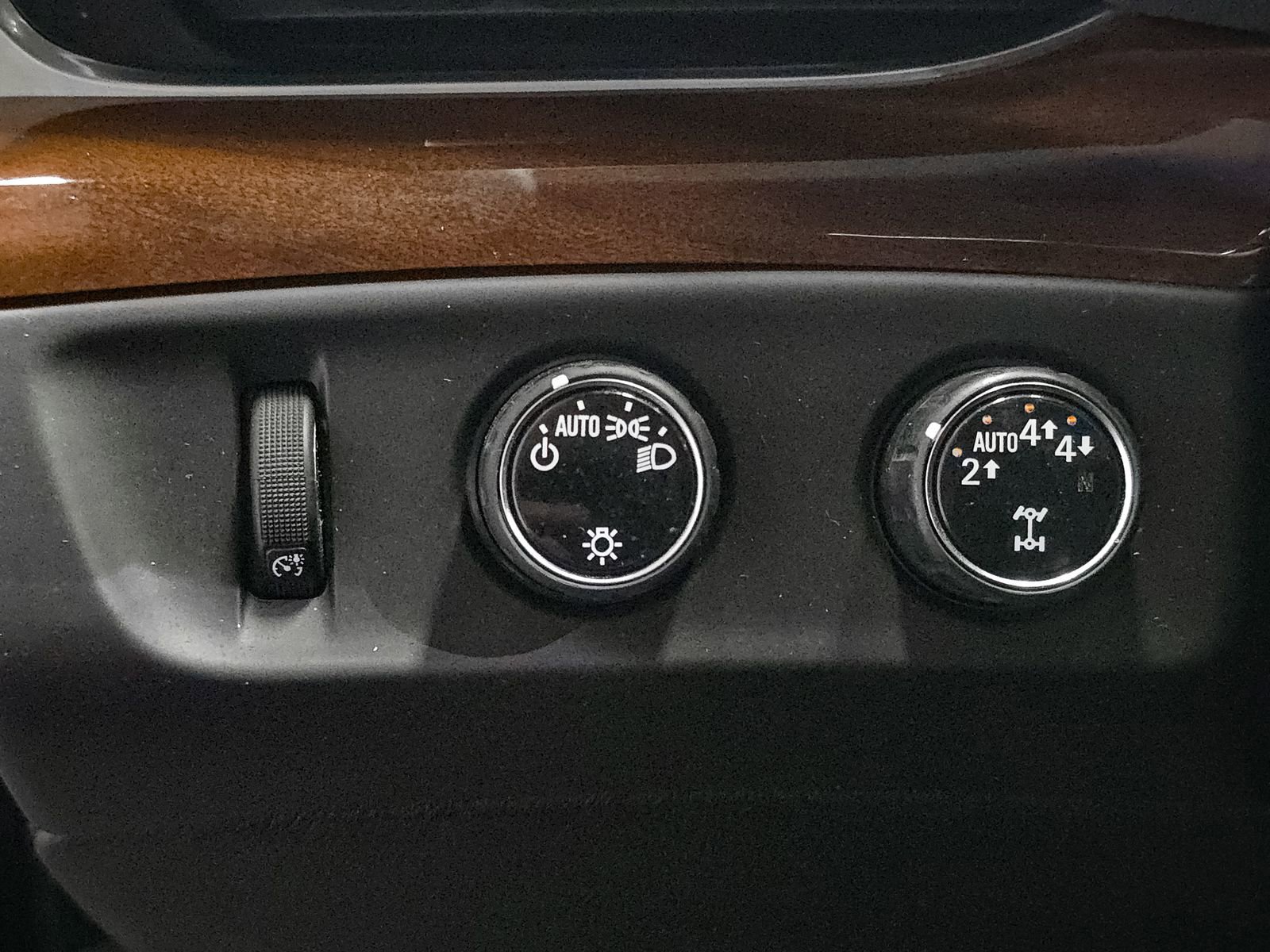 Used 2020 Cadillac Escalade 4WD image 32