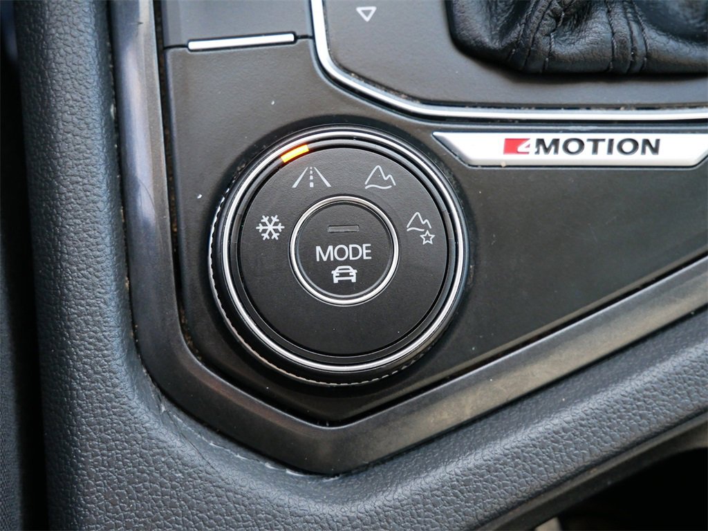 Used 2018 Volkswagen Tiguan SE image 19