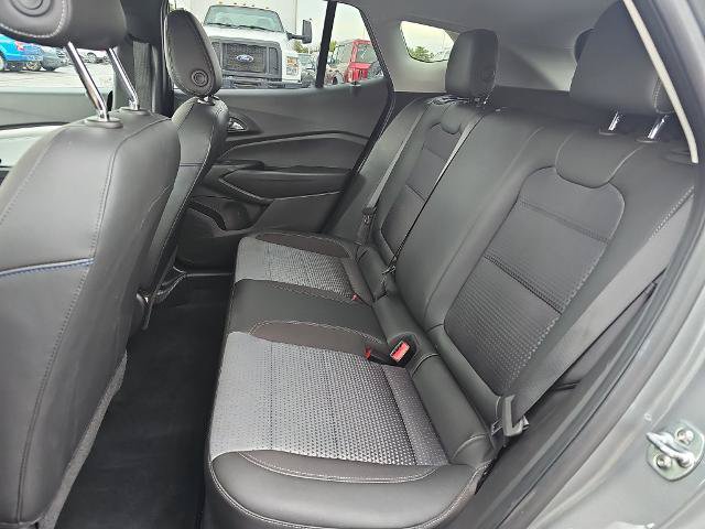 Used 2025 Chevrolet Trax LT w/ LT Convenience Package FWD image 13