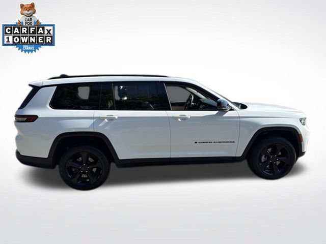 Used 2025 Jeep Grand Cherokee L Limited w/ Black Appearance Package AWD/4WD image 11