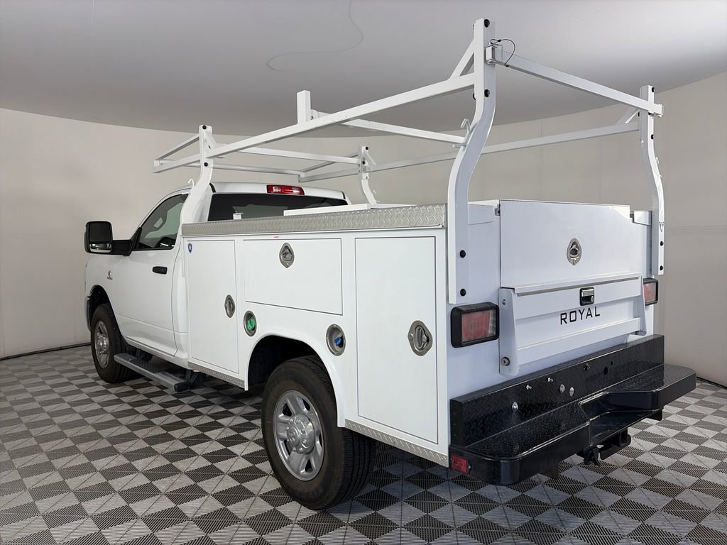 Used 2024 RAM 3500 Tradesman w/ Chrome Appearance Group AWD/4WD image 5