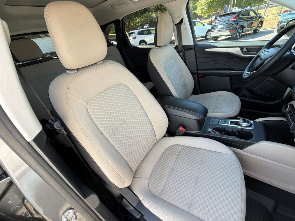 Certified 2022 Ford Escape SE w/ SE Sport Appearance Package FWD image 28