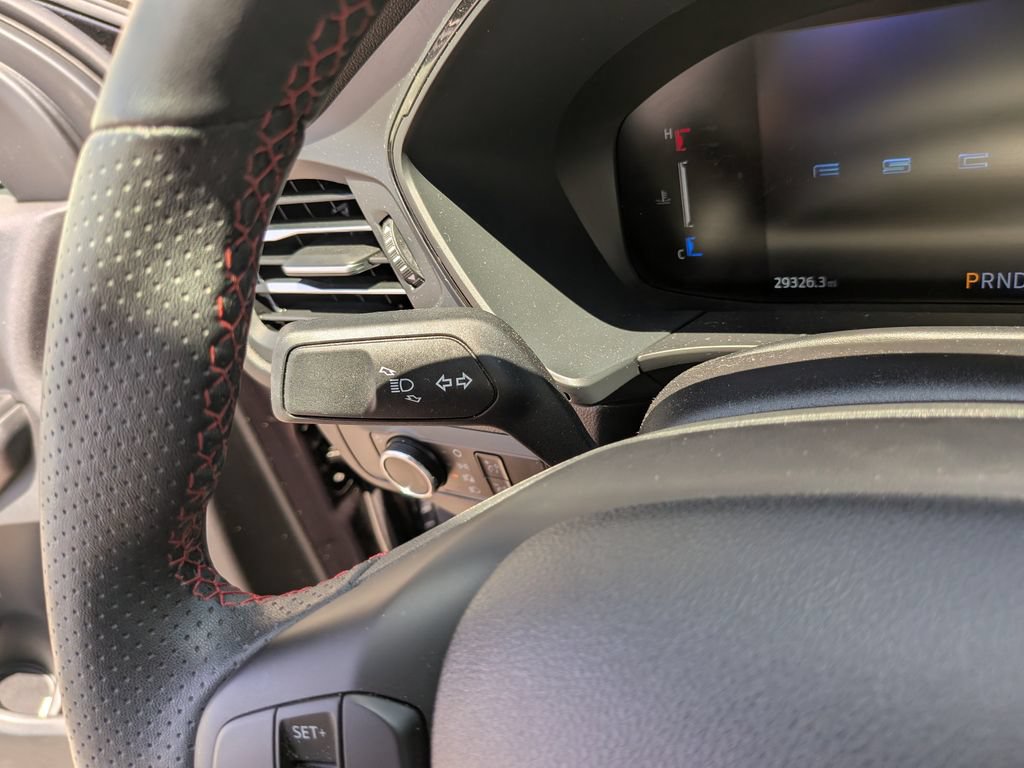 Certified 2025 Ford Escape ST-Line FWD image 29