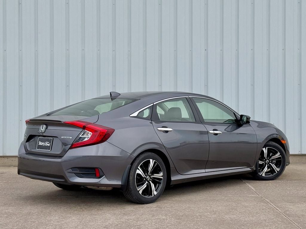 Used 2018 Honda Civic Touring image 6