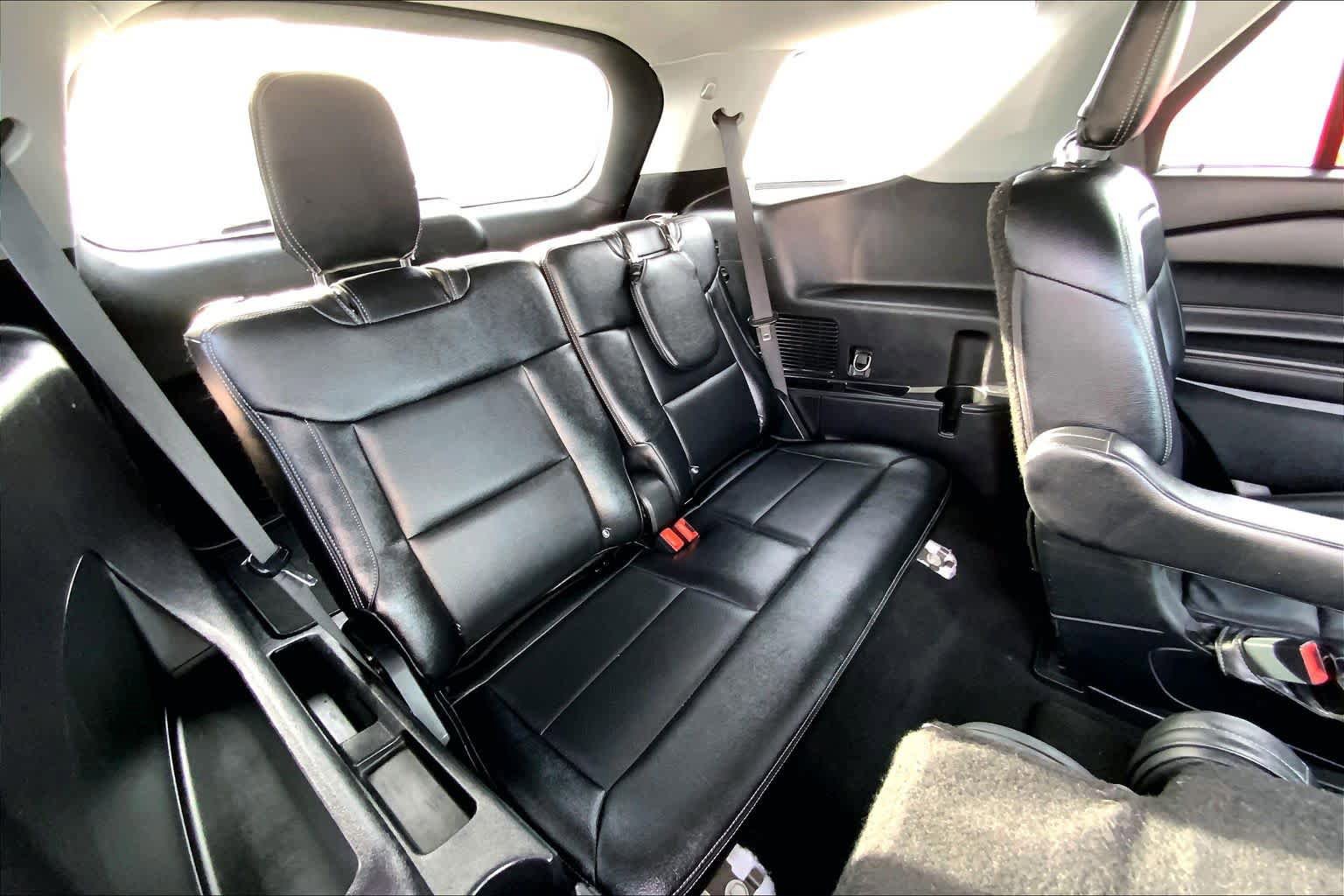 Certified 2021 Ford Explorer XLT RWD image 18
