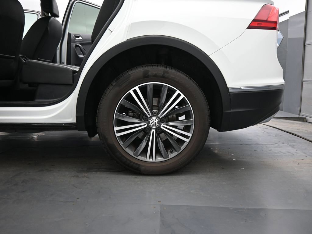 Used 2018 Volkswagen Tiguan SEL w/ 3rd Row Seat Package image 47