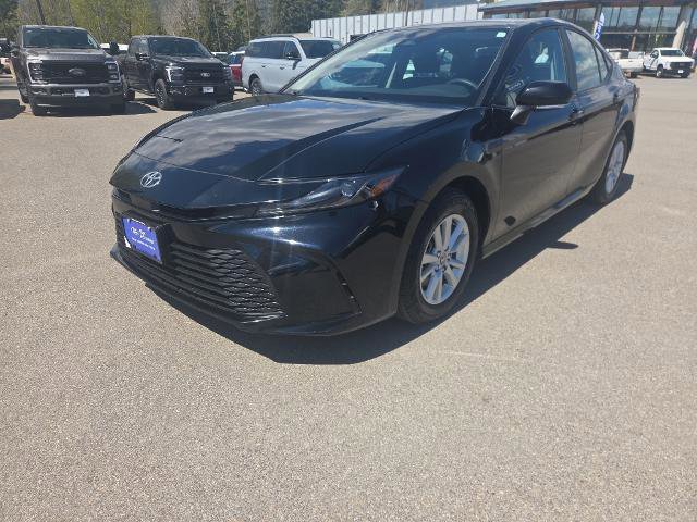 Used 2025 Toyota Camry LE AWD/4WD image 2