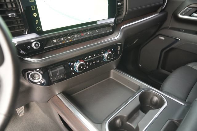 Used 2025 GMC Sierra 2500 SLT w/ SLT Convenience Package AWD/4WD image 28