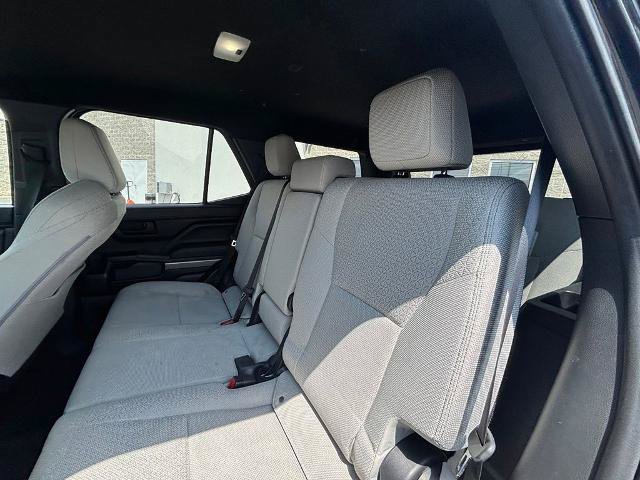 Used 2025 Toyota 4Runner SR5 AWD/4WD image 26
