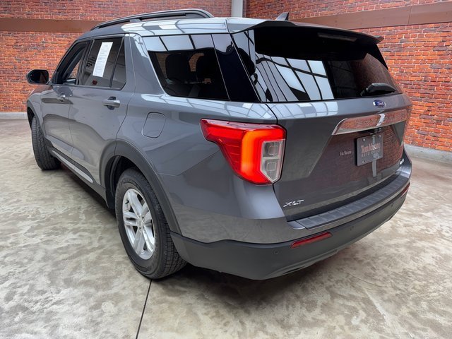 Certified 2022 Ford Explorer XLT image 3