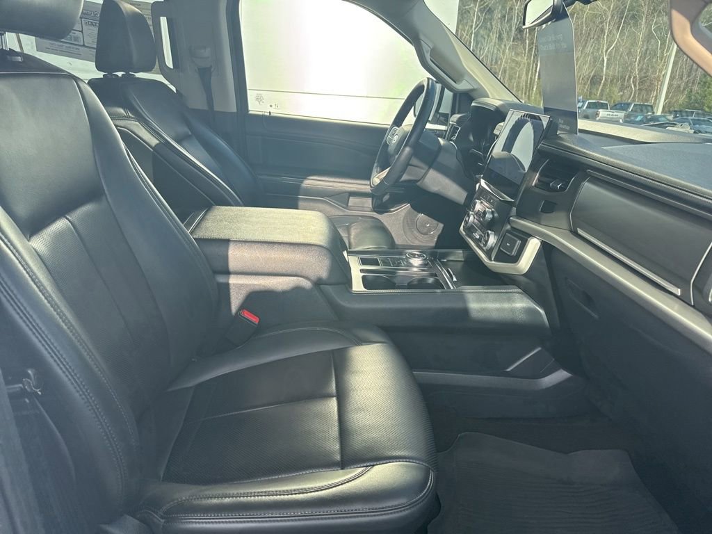 Certified 2023 Ford Expedition XLT image 35