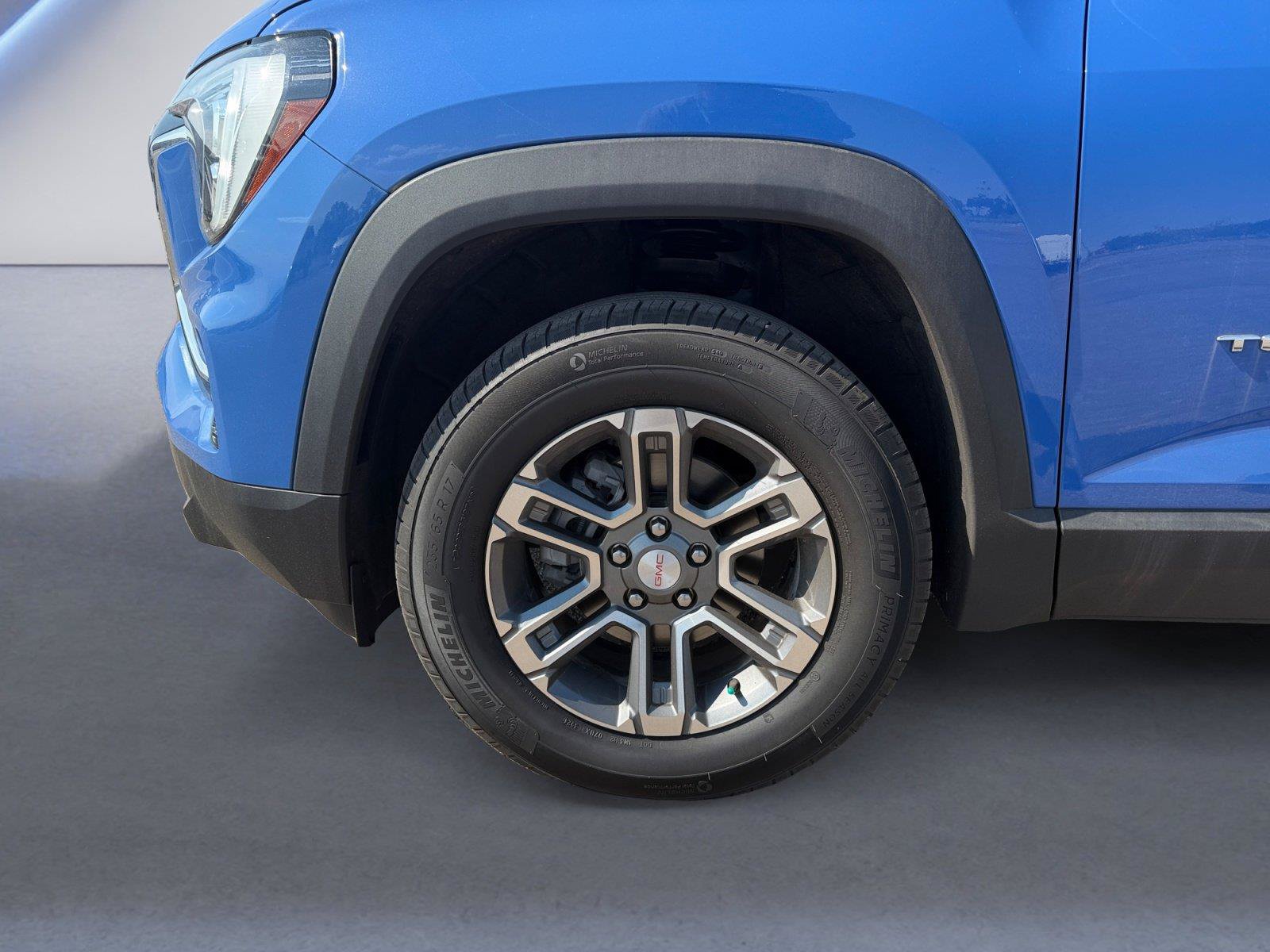 Used 2025 GMC Terrain Elevation AWD/4WD image 17