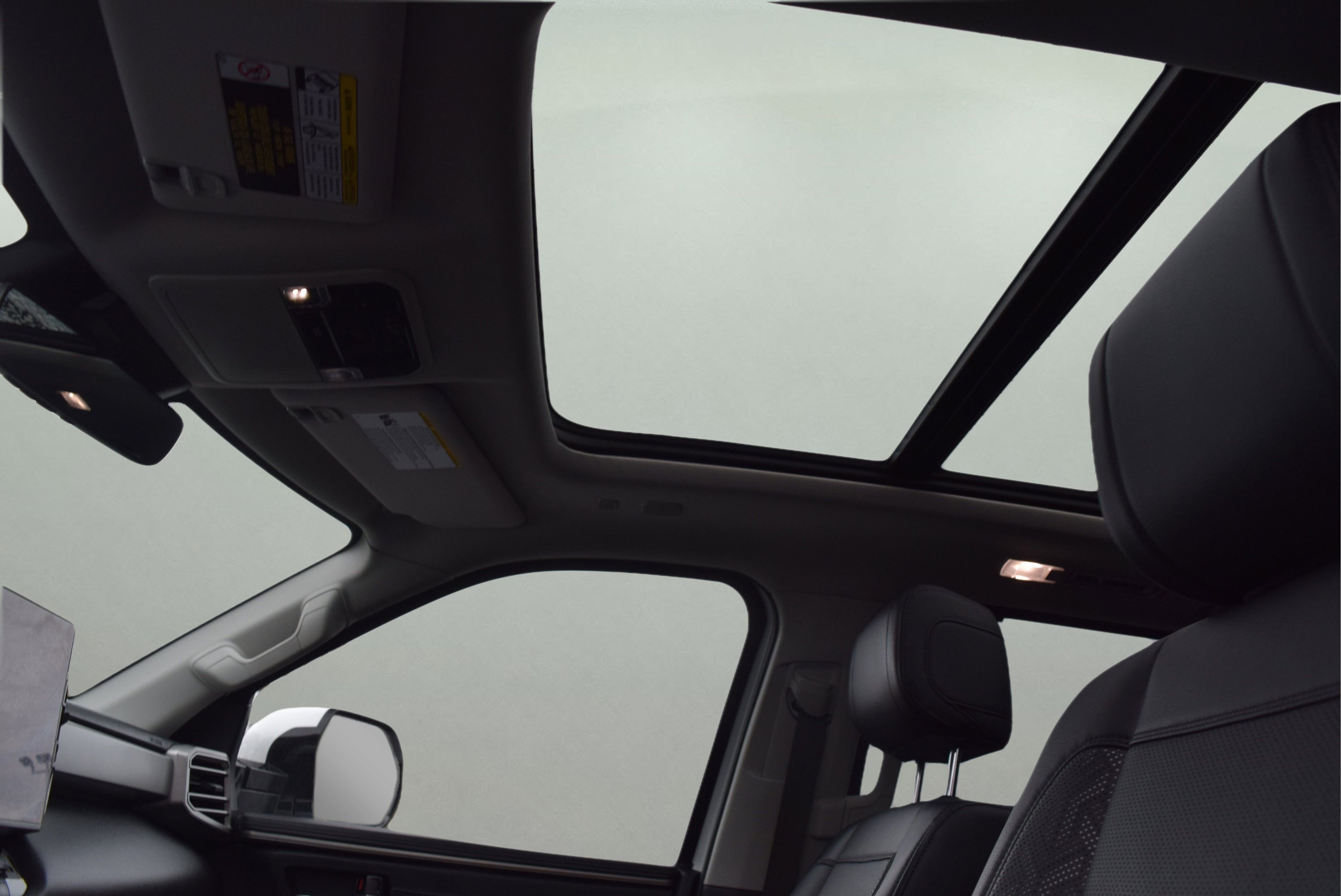 Used 2023 Toyota Sequoia Limited w/ TRD Off-Road Package AWD/4WD image 15