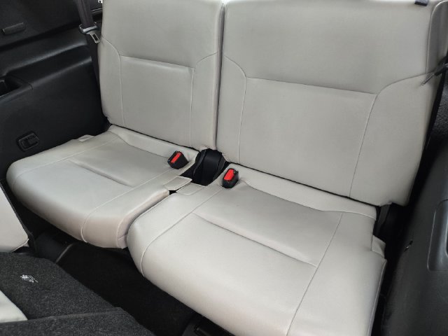 Used 2024 Mitsubishi Outlander SEL AWD/4WD image 30