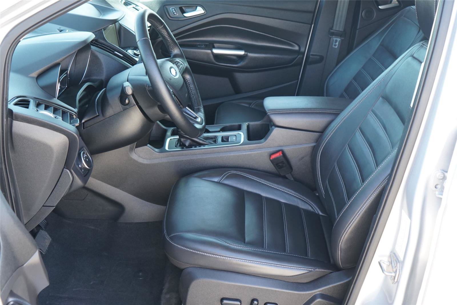 Certified 2019 Ford Escape Titanium FWD image 10