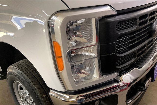 Certified 2023 Ford F250 XL w/ Snow Plow/Camper Package AWD/4WD image 21