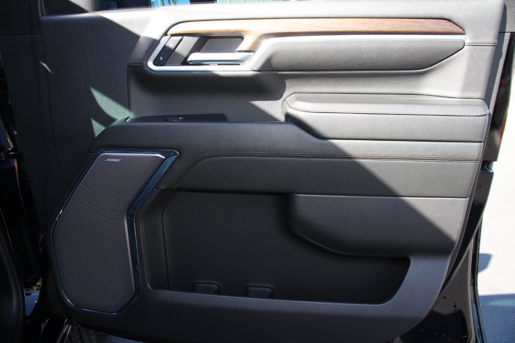 Used 2024 Chevrolet Silverado 3500 High Country w/ High Country Premium Package AWD/4WD image 27