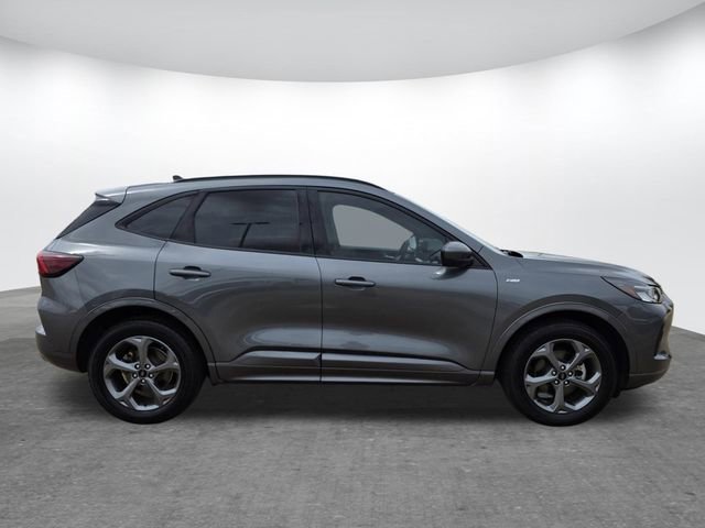 Certified 2024 Ford Escape ST-Line Select w/ Tech Pack #1 AWD/4WD image 3
