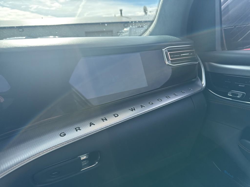 Used 2022 Jeep Grand Wagoneer Series III w/ Rear Seat Video Group 1 image 28