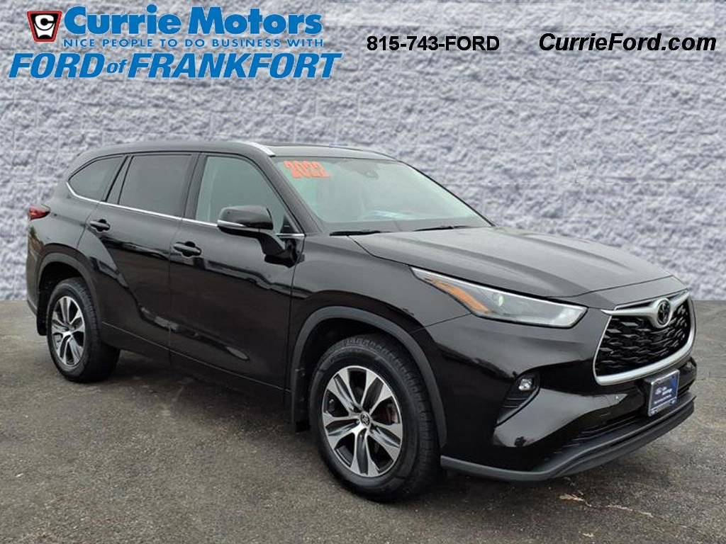 Used 2022 Toyota Highlander XLE image 1