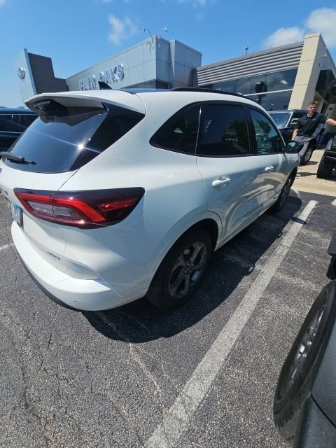 Certified 2024 Ford Escape ST-Line w/ Tech Pack #1 AWD/4WD image 3