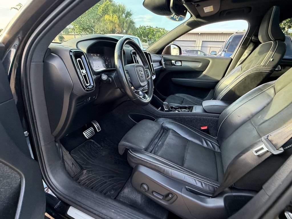 Used 2021 Volvo XC40 T5 R-Design AWD/4WD image 11