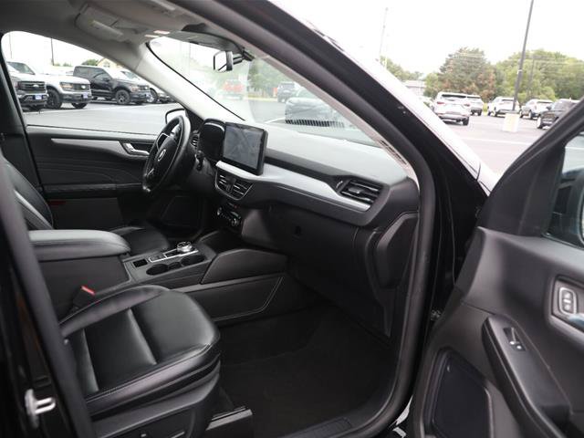 Certified 2024 Ford Escape Platinum AWD/4WD image 28