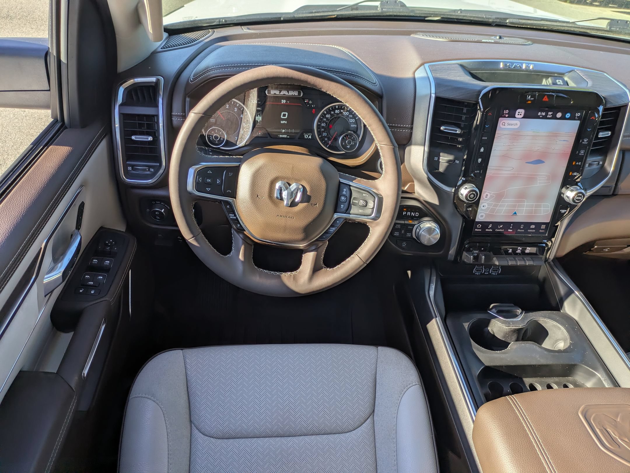 Used 2025 RAM 1500 Laramie AWD/4WD image 32