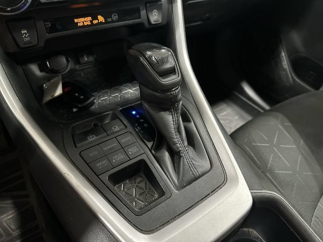 Used 2022 Toyota RAV4 XLE AWD/4WD image 24
