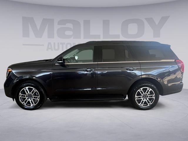 Certified 2025 Ford Expedition Active AWD/4WD image 2