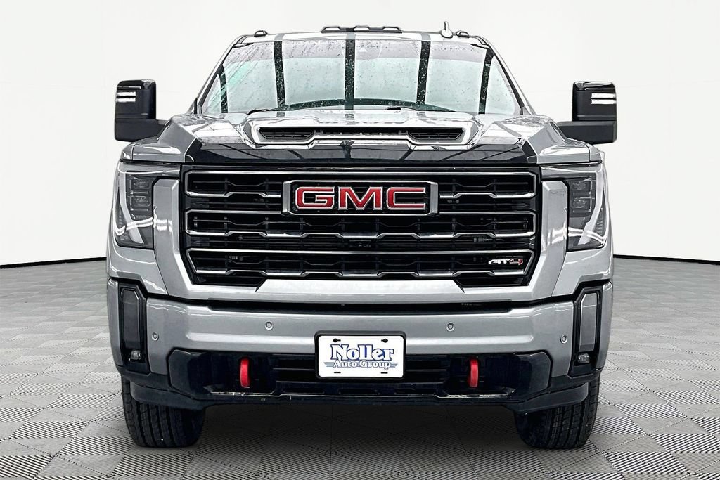 Used 2024 GMC Sierra 3500 AT4 w/ Technology Package AWD/4WD image 3